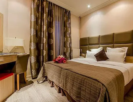 Riviera Renovated Hotel Parigi