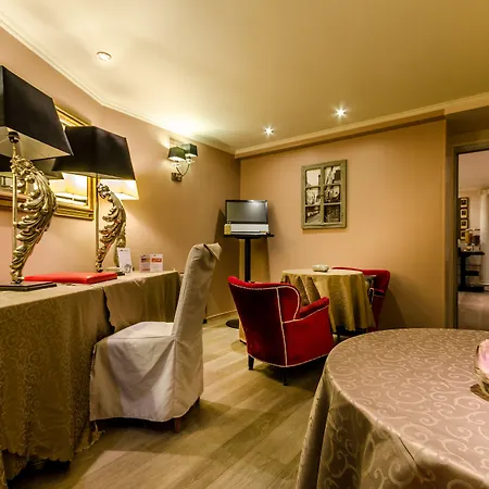Riviera Renovated Hotel 3*