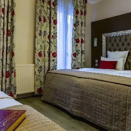 Riviera Opera Cadet Hotel 3*