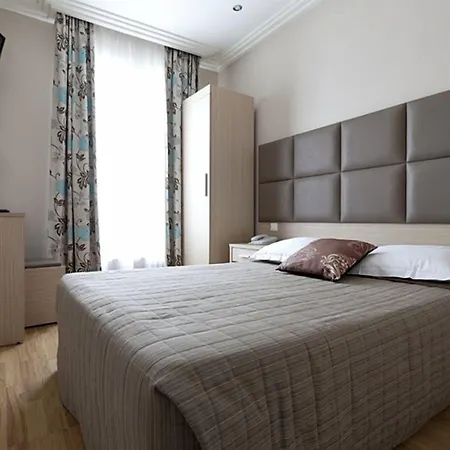 Riviera Renovated Hotel Parigi