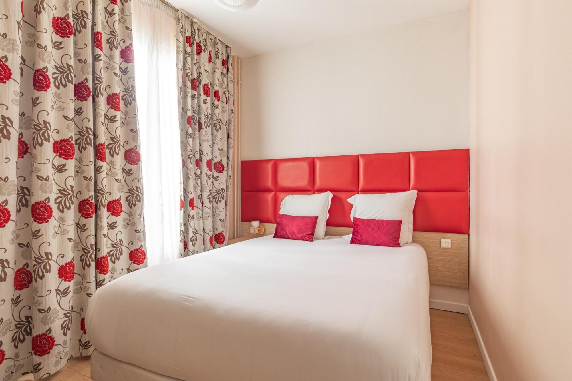 Riviera Opera Cadet Paris