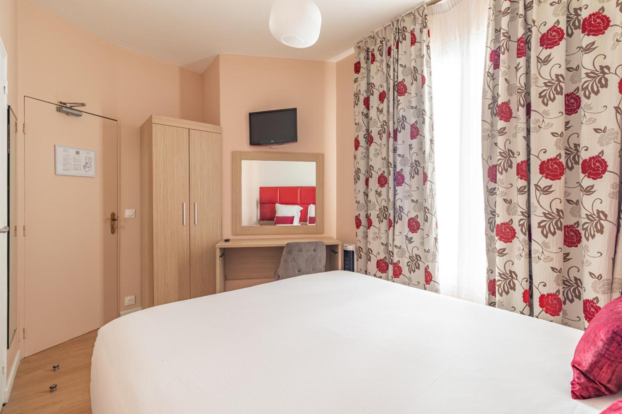 Riviera Opera Cadet 3* Paris